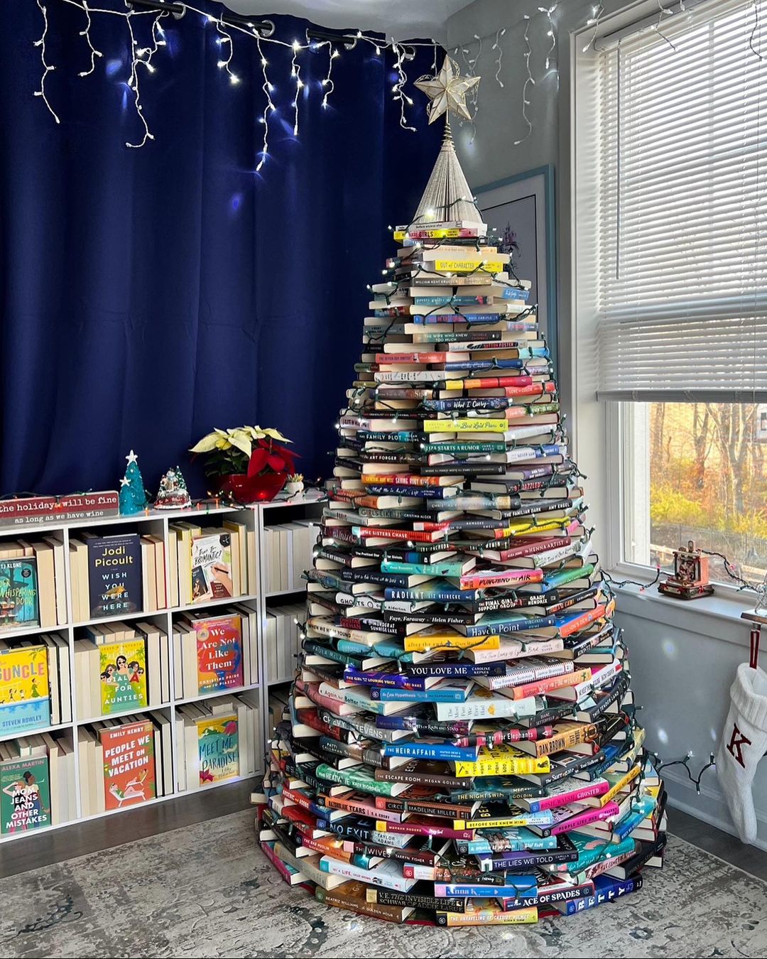 Weihnachtsbaum aus Büchern